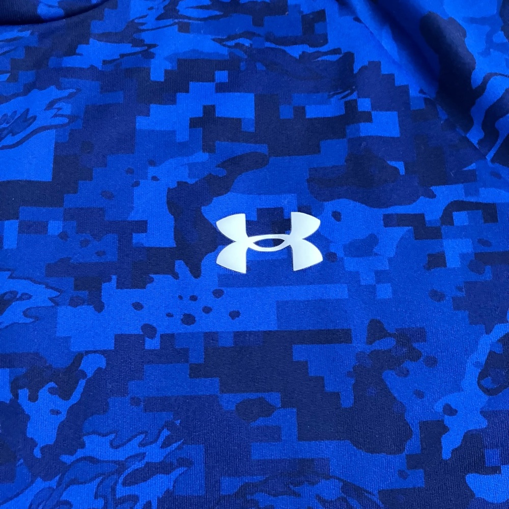 Under Armour T-Shirt, Sz. L, Royal Blue//Dark Blue Camo Abstract Print - Picture 4 of 6